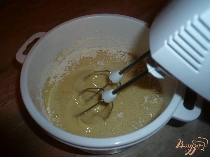 Фото приготовление рецепта: Пирог  на сыворотке с овсяными отрубями шаг №5