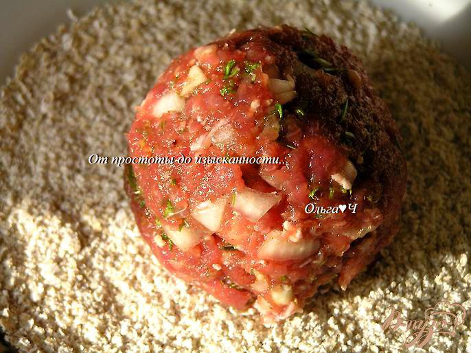 Фото приготовление рецепта: Мясные шарики с травами в томатном соусе шаг №3