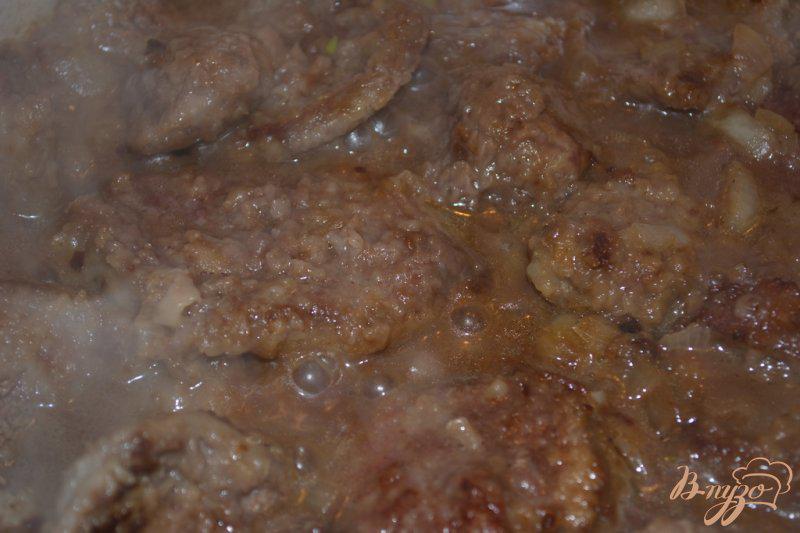 Фото приготовление рецепта: Вкусная говядина в сметанном соусе шаг №5