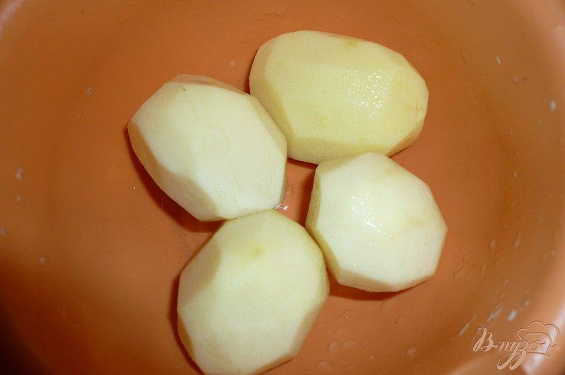 Фото приготовление рецепта: Картофельная запеканка с творогом шаг №1