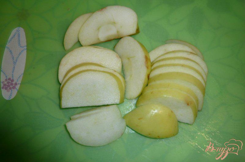 Фото приготовление рецепта: Свинина с яблочно-луковым соусом шаг №3