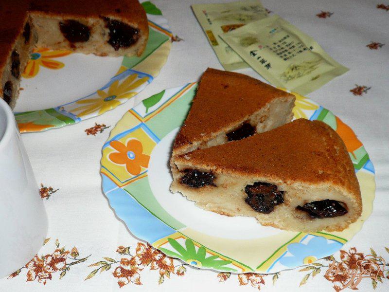 Фото приготовление рецепта: Пирог с черносливом в мультиварке шаг №6