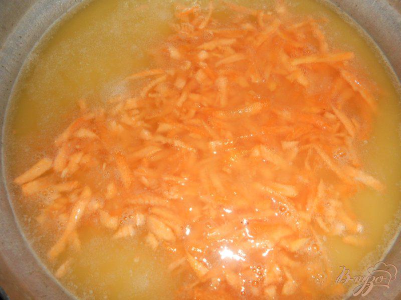 Фото приготовление рецепта: Гороховый суп на свиных ребрышках шаг №8