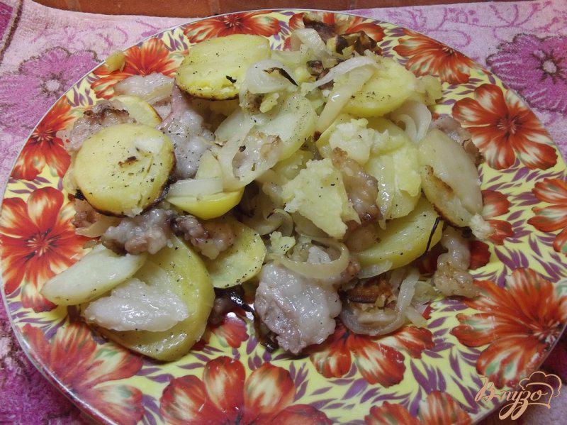 Фото приготовление рецепта: Картофель с беконом шаг №4