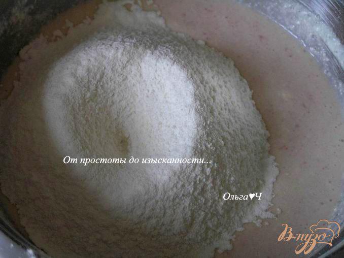 Фото приготовление рецепта: Творожно-малиновые пончики с цитрусовым мороженым шаг №3