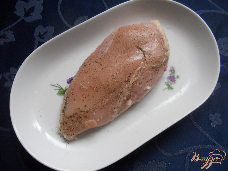 Фото приготовление рецепта: Куриная грудка в кунжуте шаг №2