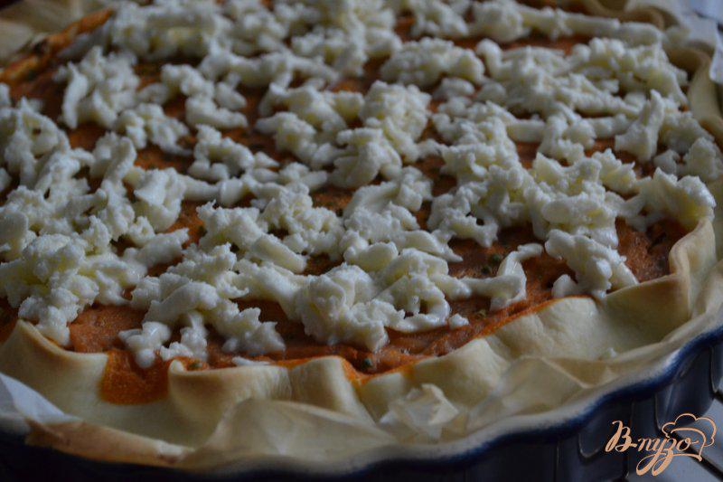 Фото приготовление рецепта: Открытый пирог с фасолью в томатном соусе шаг №5