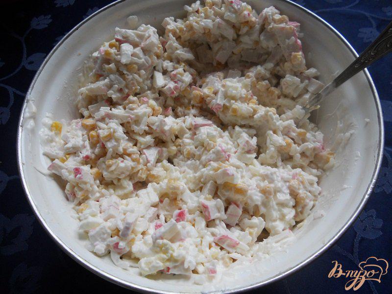Фото приготовление рецепта: Рисовый салат с крабовым мясом шаг №6
