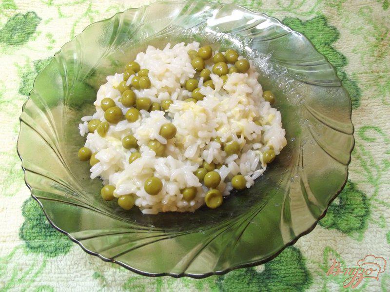 Фото приготовление рецепта: Рис с зеленым горошком шаг №5