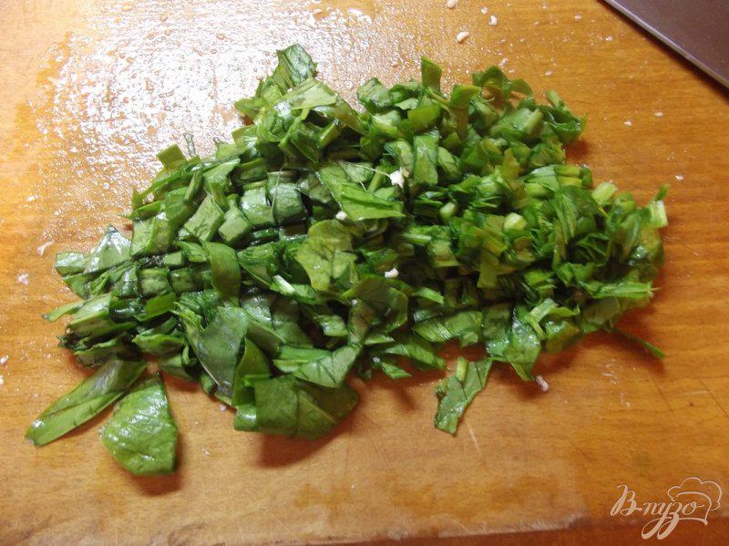Фото приготовление рецепта: Куриный салат с зеленью шаг №2