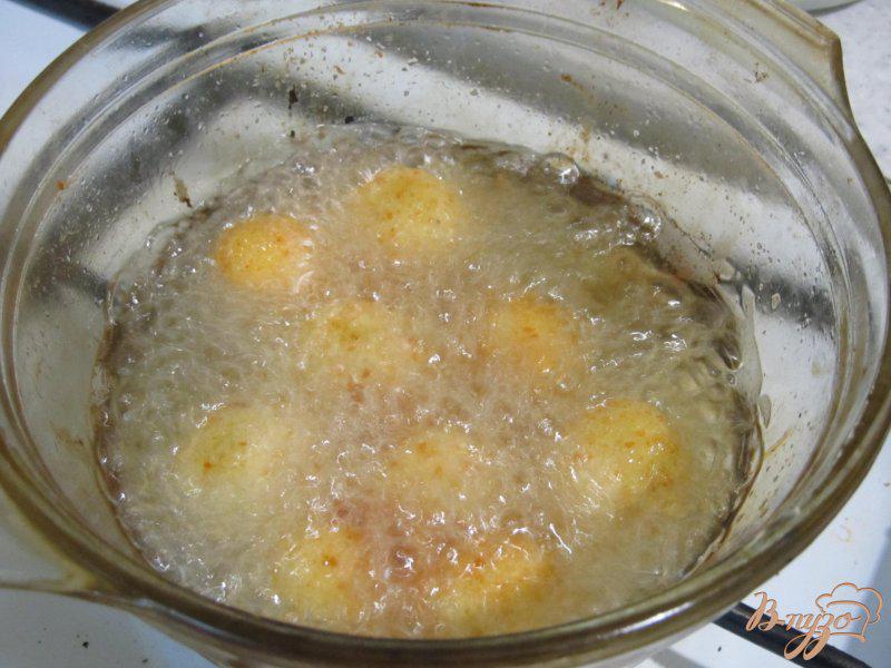 Фото приготовление рецепта: Картофельные шарики шаг №3
