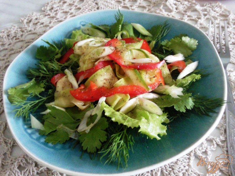 Фото приготовление рецепта: Салат из молодых кабачков шаг №3