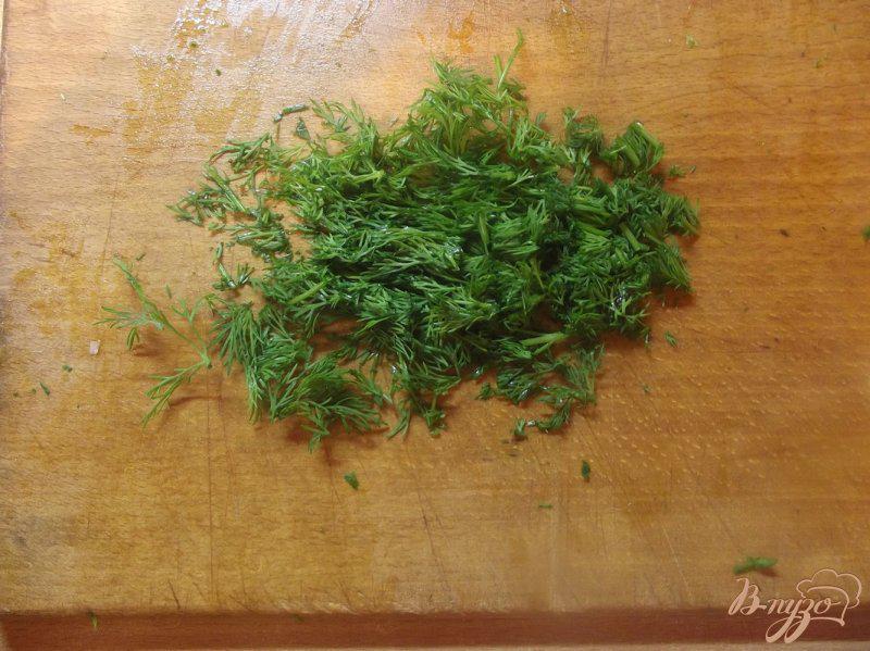 Фото приготовление рецепта: Зеленый весенний салат с кунжутом шаг №4