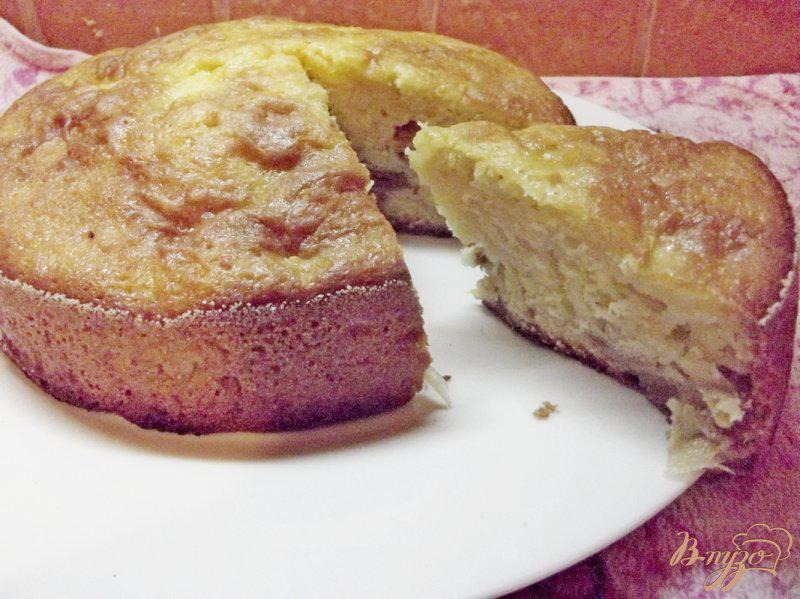 Фото приготовление рецепта: Яблочный пирог с черешней и изюмом шаг №11
