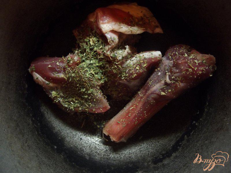 Фото приготовление рецепта: Баран тушеный с сельдереем шаг №3