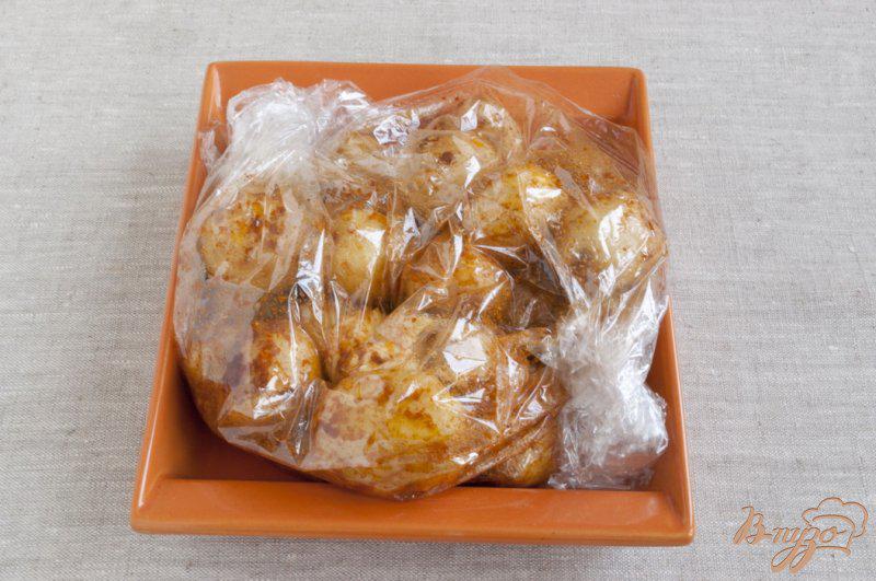 Фото приготовление рецепта: Молодой картофель в рукаве шаг №4