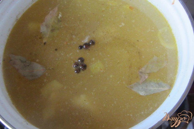 Фото приготовление рецепта: Ароматный гороховый суп шаг №5
