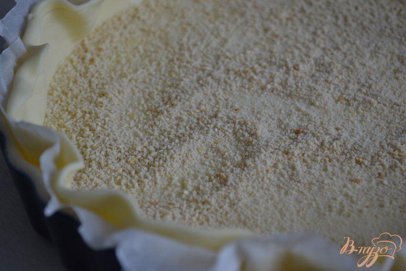 Фото приготовление рецепта: Пирог со шпинатом, рикоттой и грибами шаг №5