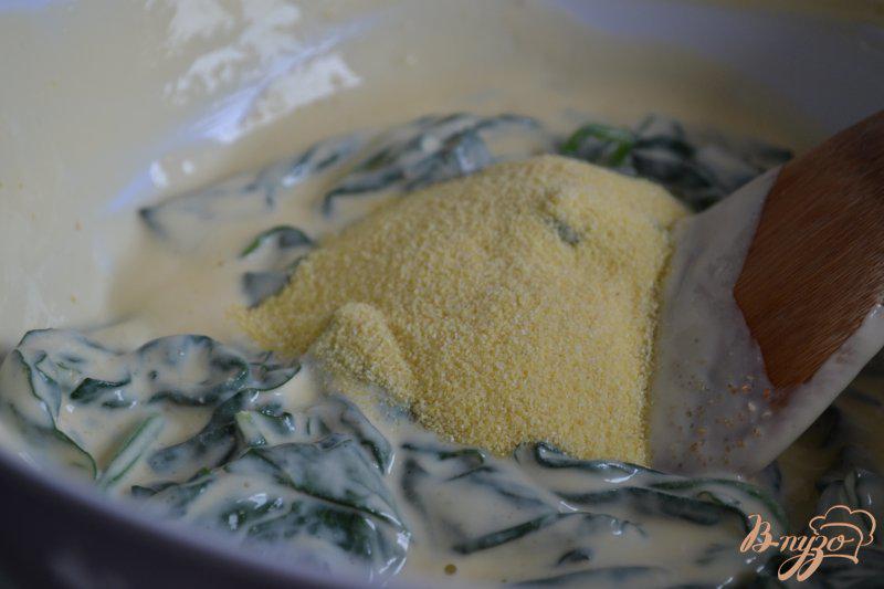 Фото приготовление рецепта: Пирог со шпинатом, рикоттой и грибами шаг №4