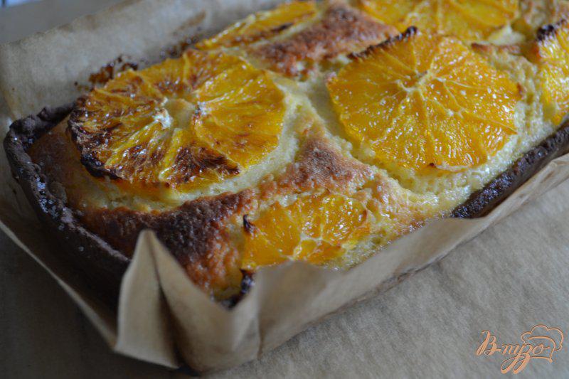Фото приготовление рецепта: Творожный пирог с апельсинами шаг №10