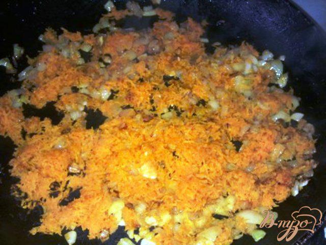 Фото приготовление рецепта: Картофельная запеканка с грибами шаг №6