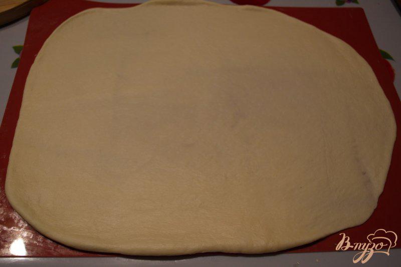 Фото приготовление рецепта: Хлебный рулет с сыром шаг №6