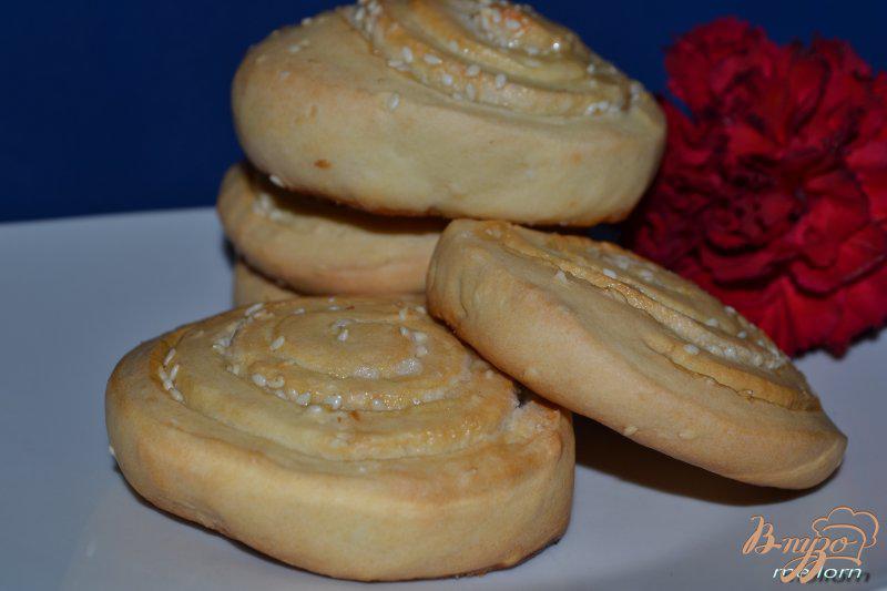 Фото приготовление рецепта: Сметанное печенье с ликером и кунжутом шаг №6
