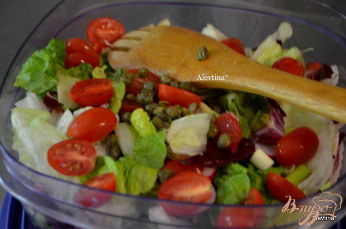 Фото приготовление рецепта: Салат овощной с чесночной заправкой шаг №2