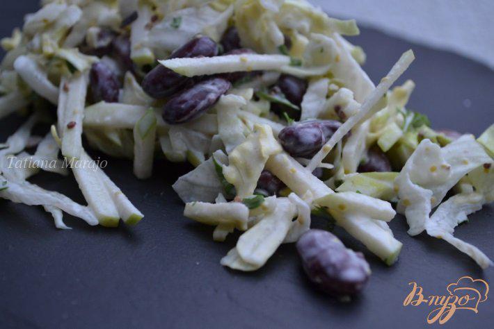 Фото приготовление рецепта: Салат с фасолью и яблоком шаг №5