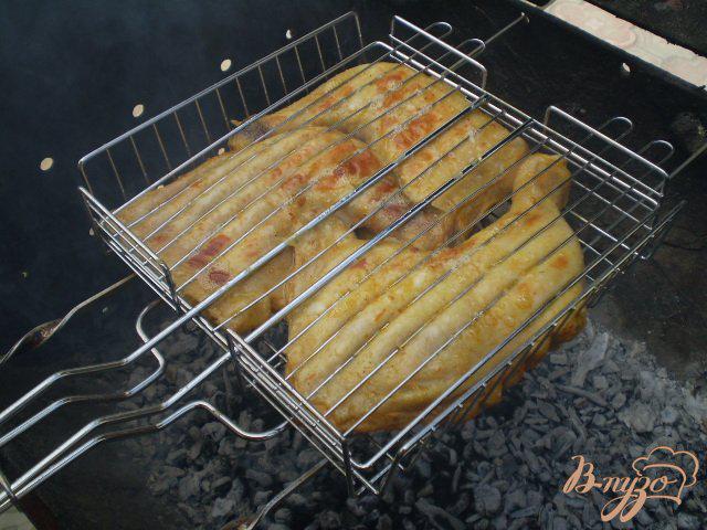 Фото приготовление рецепта: Куриные ножки в томатном соке с базиликом шаг №7