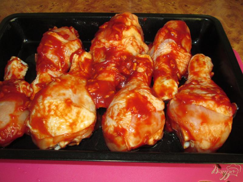 Фото приготовление рецепта: Голень курицы в маринаде из соевого соуса шаг №5