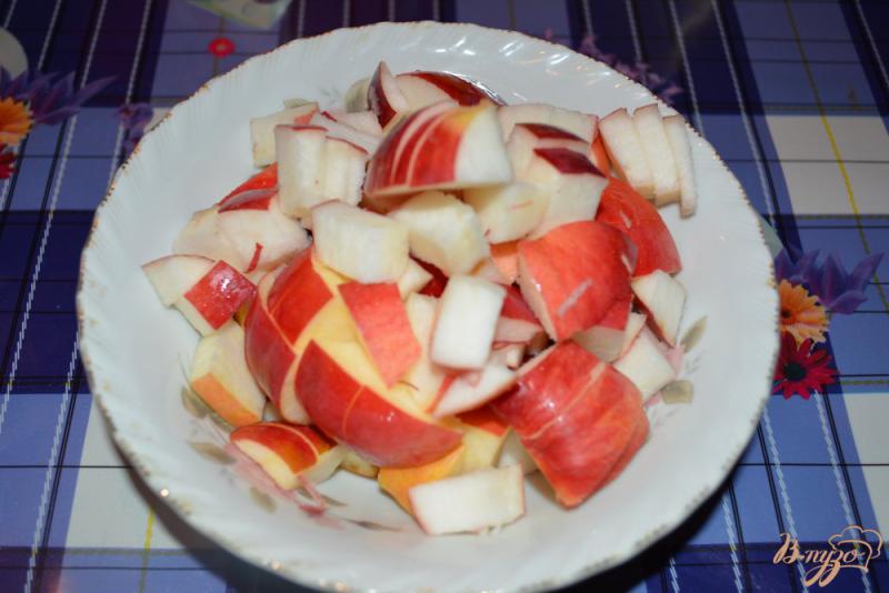 Фото приготовление рецепта: Кулебяка с яблоком из слоеного дрожжевого домашнего теста шаг №4