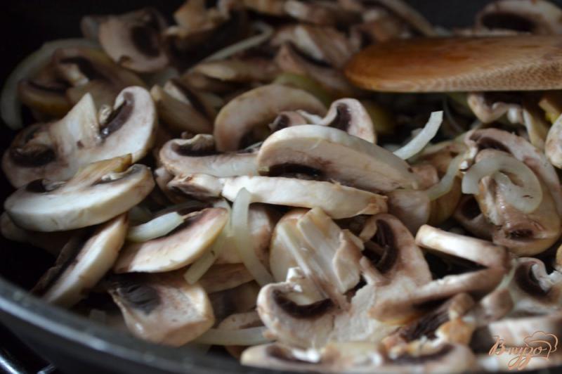 Фото приготовление рецепта: Соус к пасте из грибов с тунцом шаг №1