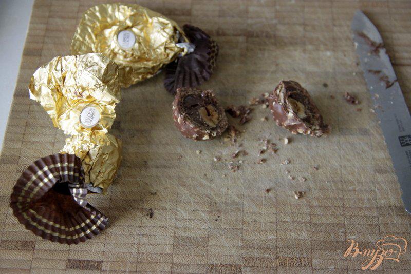 Фото приготовление рецепта: Торт Ferrero Rocher шаг №12