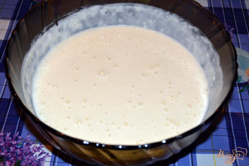 Фото приготовление рецепта: Блины на кислом молоке с мясной начинкой шаг №3