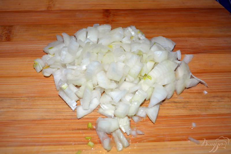 Фото приготовление рецепта: Рисовая лапша с грибами шаг №2