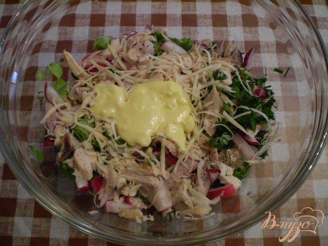 Фото приготовление рецепта: Салат с цыпленком-гриль шаг №6