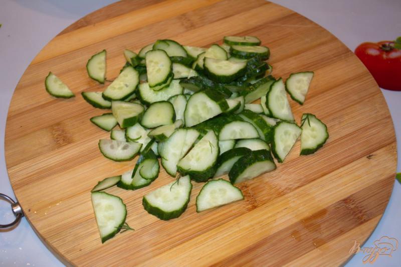 Фото приготовление рецепта: Огуречный салат с мятой и тыквенными семечками шаг №1