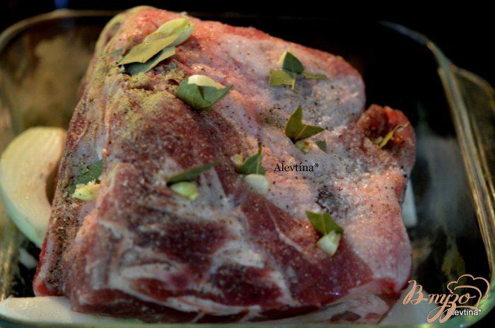 Фото приготовление рецепта: Свинина в духовке с лавровым листом шаг №1