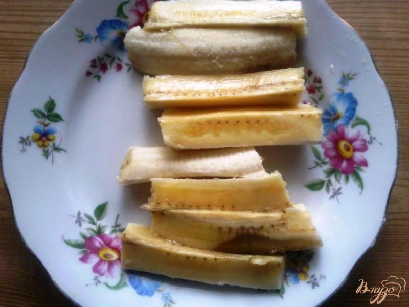 Фото приготовление рецепта: Слоеные рулетики с бананом шаг №2