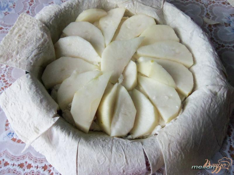 Фото приготовление рецепта: Пирог из лаваша с творожной массой и грушами шаг №5