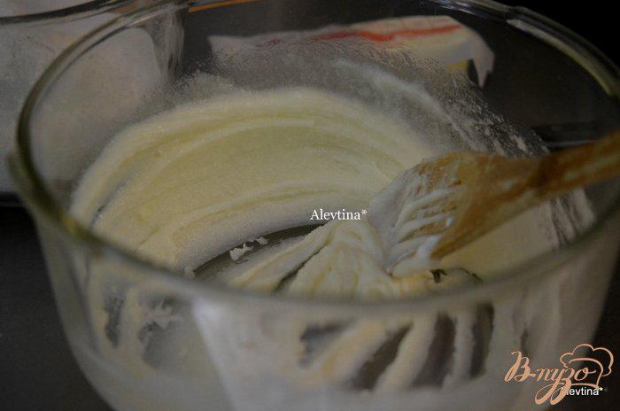 Фото приготовление рецепта: Кекс  с малиной и белыми шоколадными каплями шаг №2