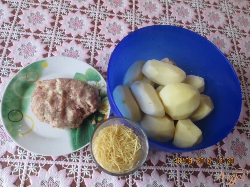 Фото приготовление рецепта: Картофельный суп с фрикадельками шаг №1