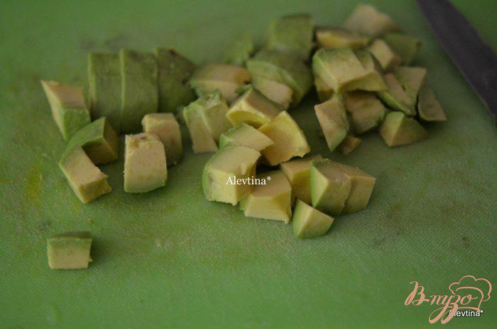Фото приготовление рецепта: Суп с луком-порей ,с  овощами и авокадо шаг №3