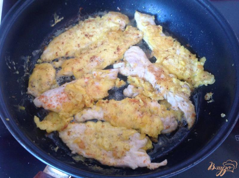 Фото приготовление рецепта: Куриные отбивные в кляре шаг №7