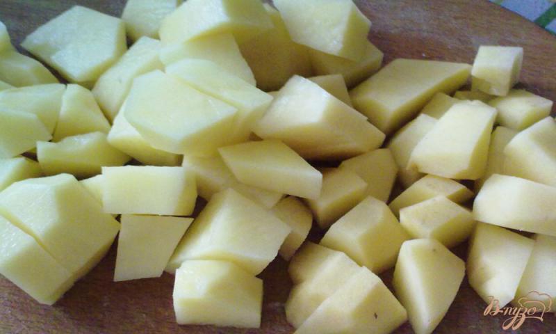 Фото приготовление рецепта: Картофельный суп с луком пореем шаг №2