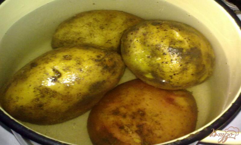 Фото приготовление рецепта: Чесночный картофель шаг №1