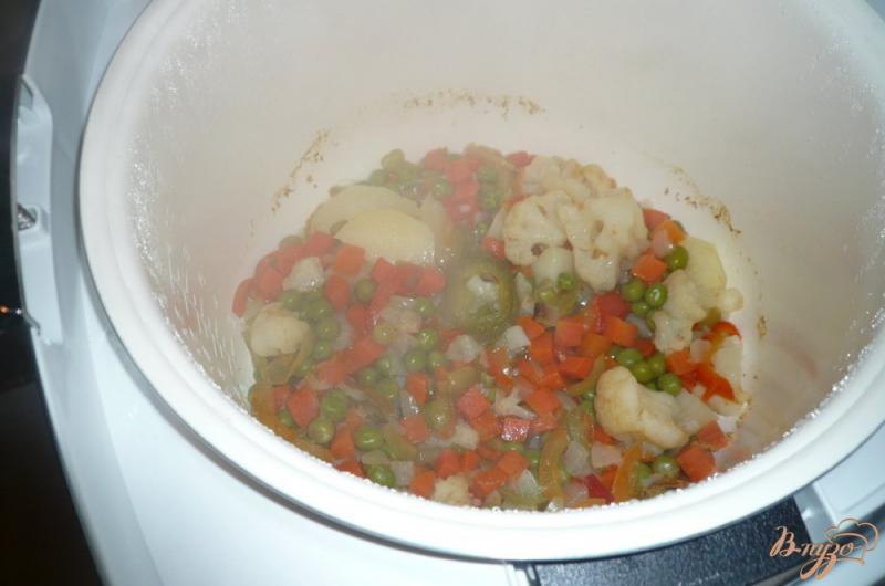 Фото приготовление рецепта: Овощная смесь с картофелем шаг №5