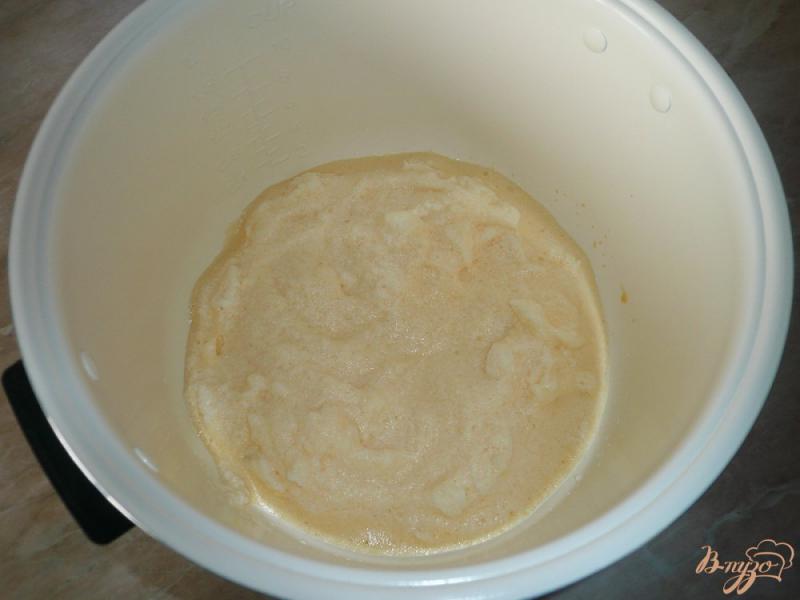 Фото приготовление рецепта: Пышный омлет со сливками шаг №8