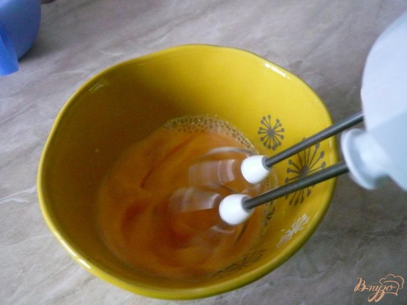 Фото приготовление рецепта: Пышный омлет со сливками шаг №5
